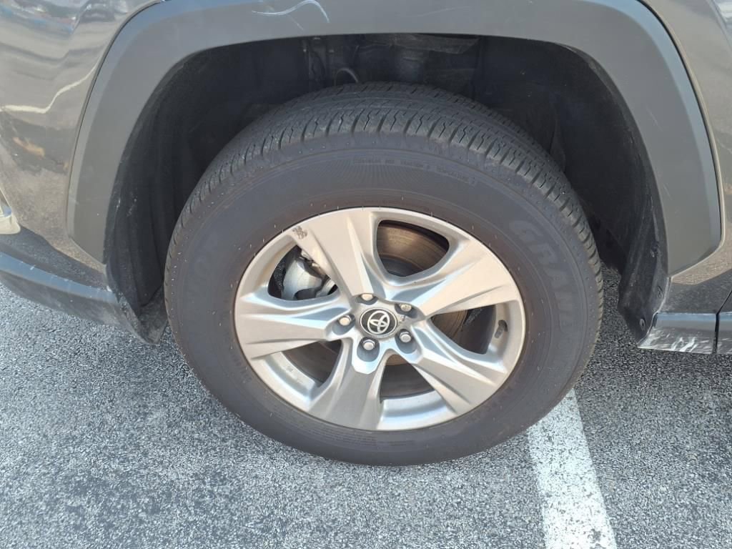 Used 2024 Toyota RAV4 XLE image 28