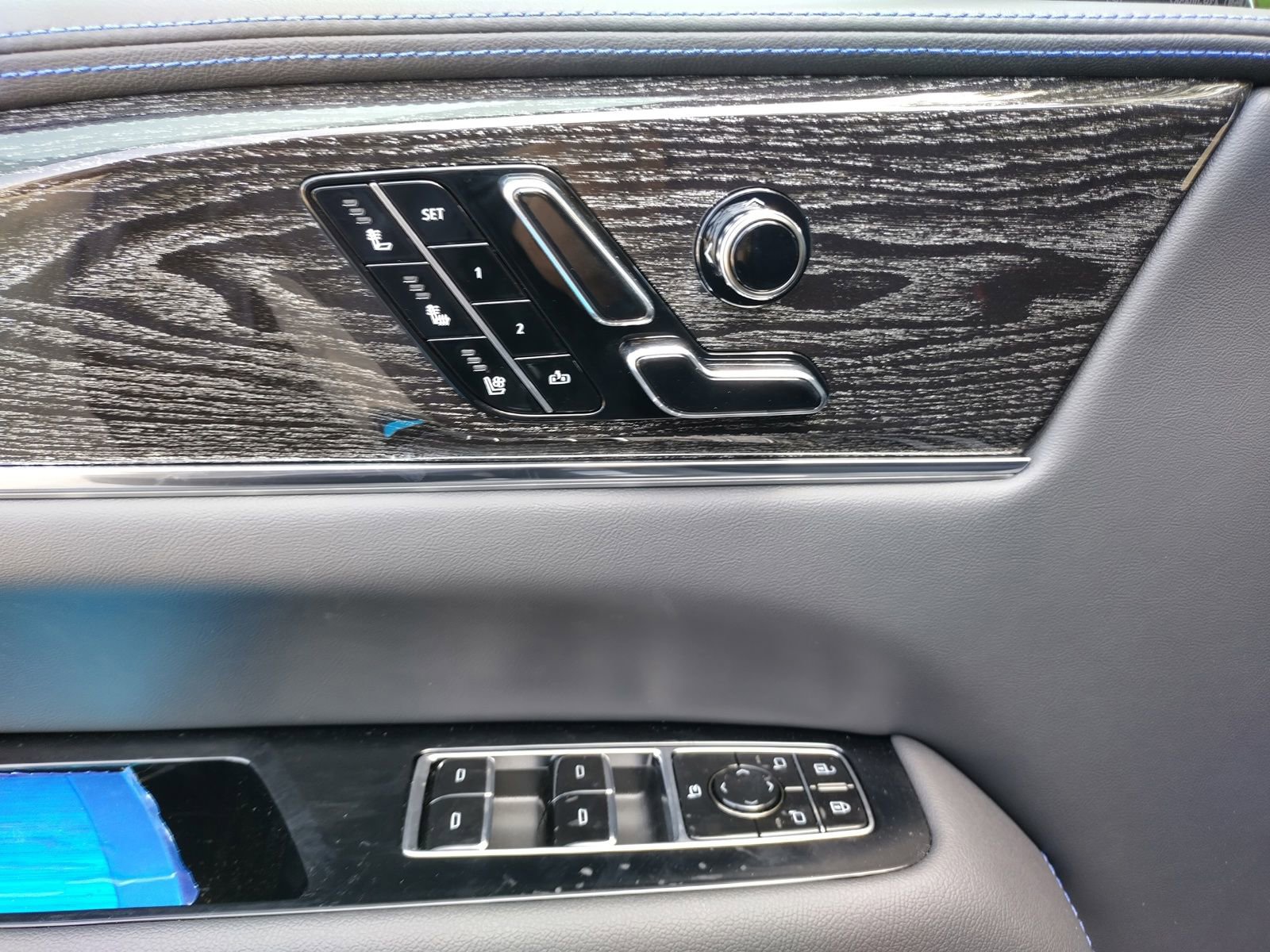 New 2026 Cadillac Escalade IQL Luxury image 7