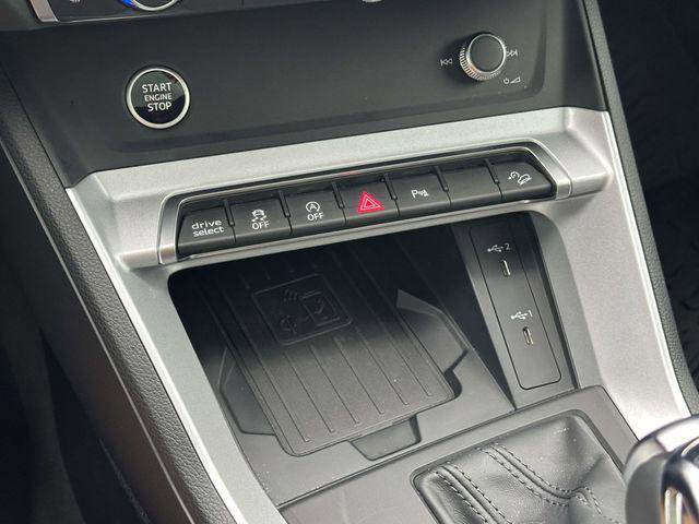Certified 2025 Audi Q3 2.0T Premium w/ Convenience Plus Package AWD/4WD image 34