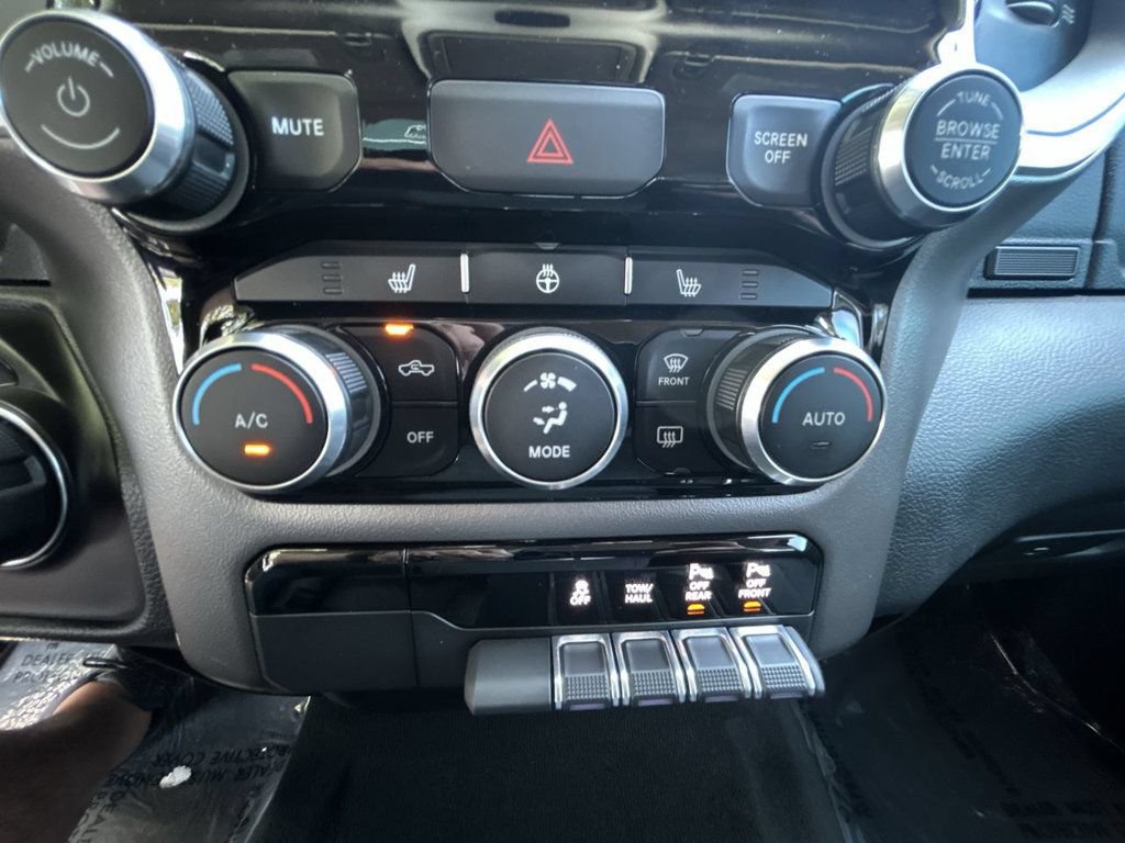 Used 2020 RAM 1500 Big Horn AWD/4WD image 19
