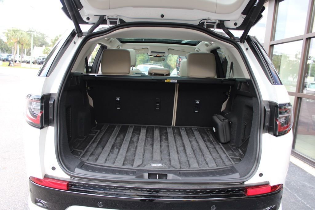 Certified 2025 Land Rover Discovery Sport S image 32