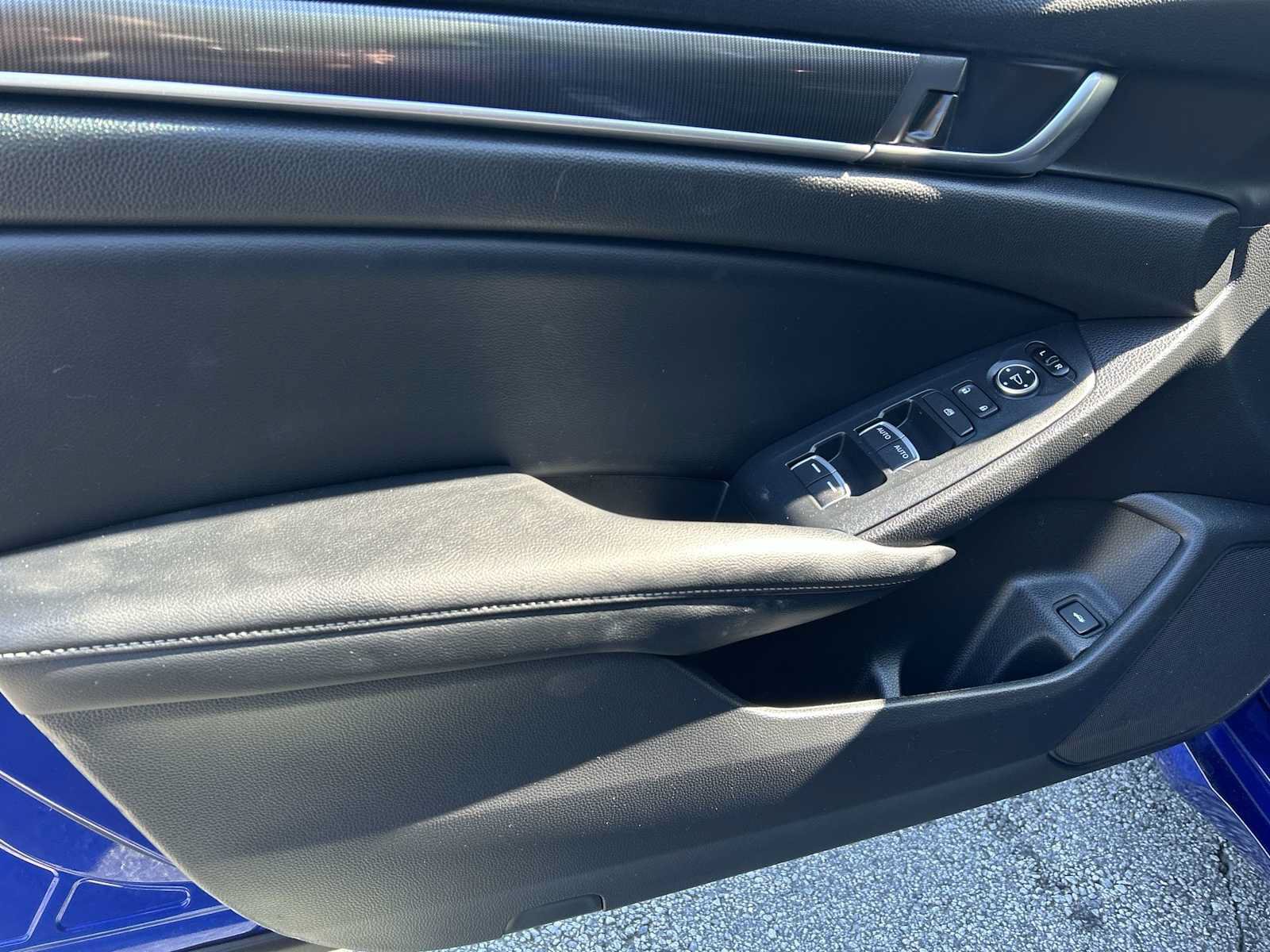 Used 2018 Honda Accord Sport image 11