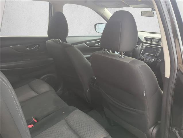 Used 2018 Nissan Rogue SV image 17