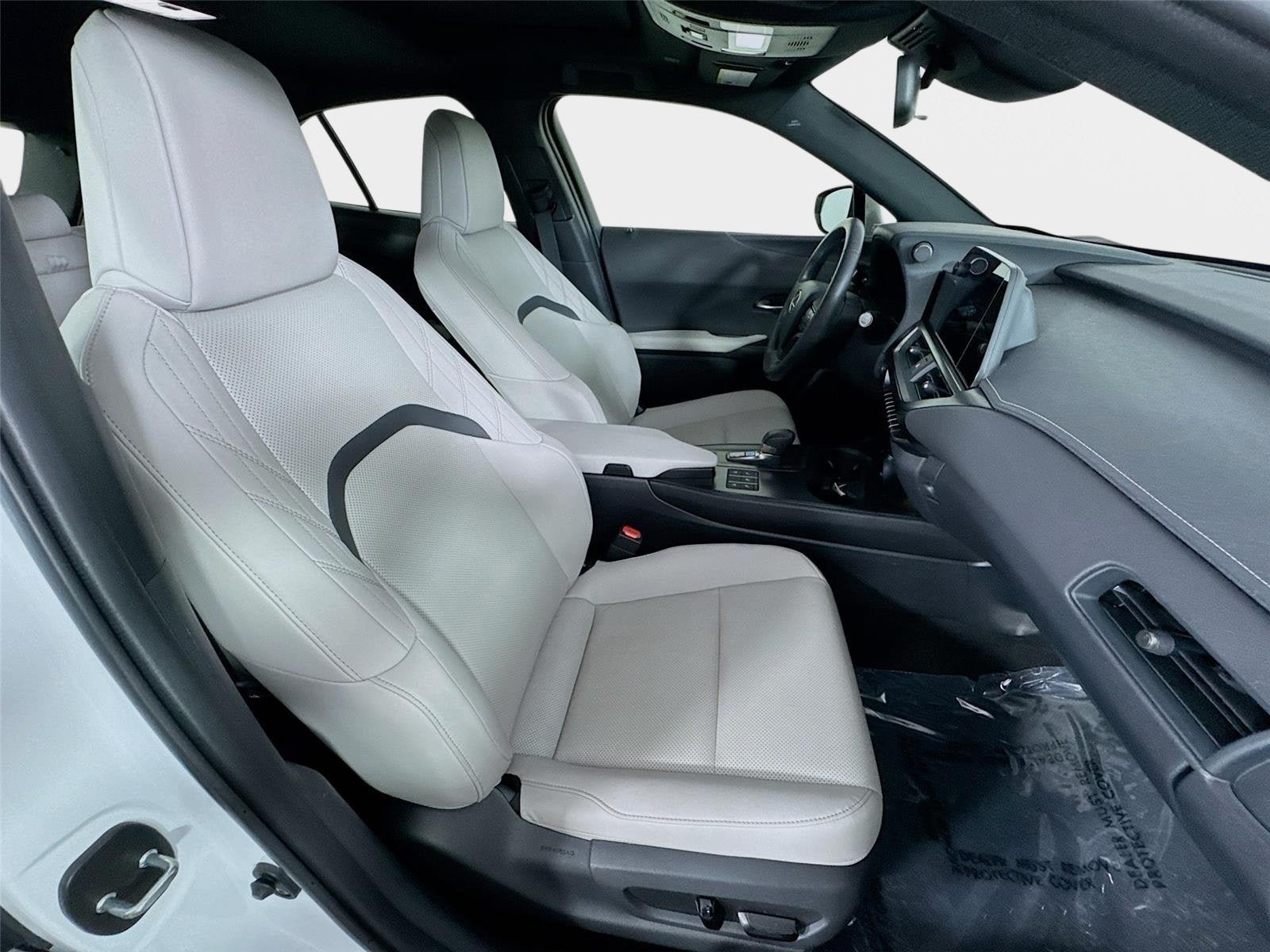Used 2025 Lexus UX 300h AWD w/ Cold Area Package image 28