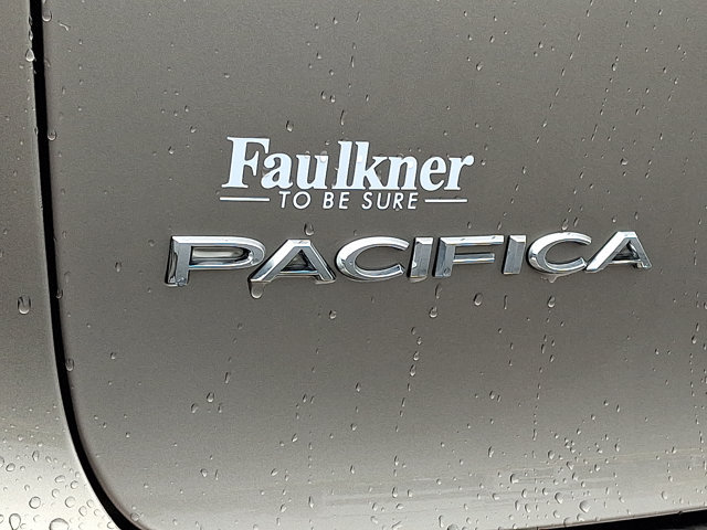 Used 2017 Chrysler Pacifica Touring-L Plus w/ Advanced Safetytec Group FWD image 30
