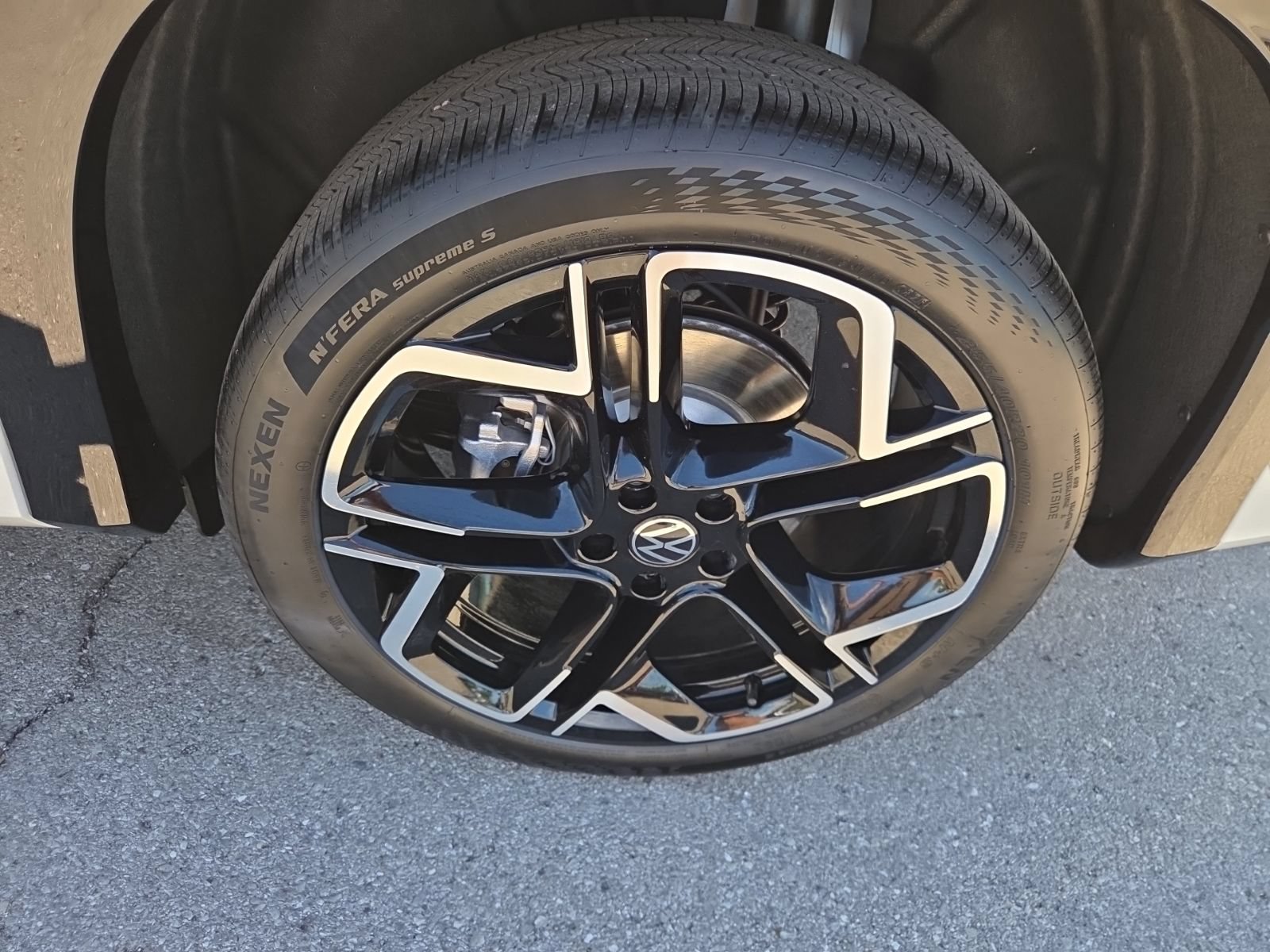 New 2026 Volkswagen Tiguan SEL R-Line AWD/4WD image 16