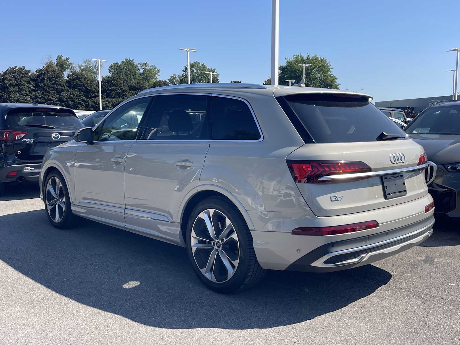 Used 2022 Audi Q7 3.0T Prestige AWD/4WD image 5