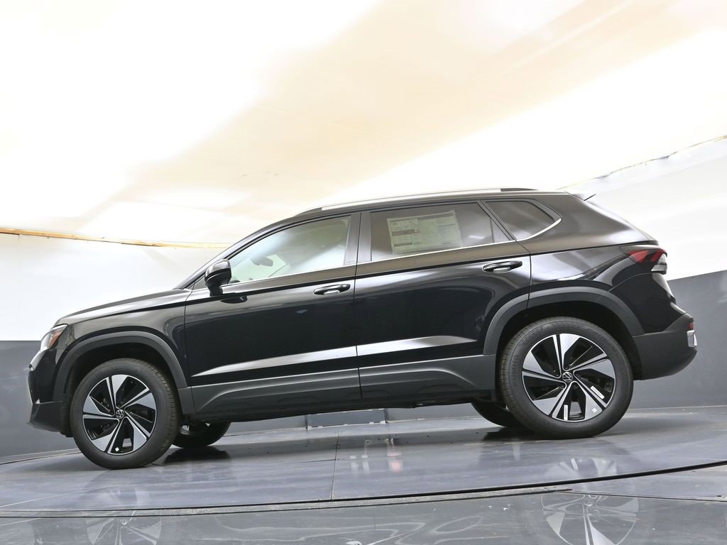 New 2025 Volkswagen Taos SE image 35