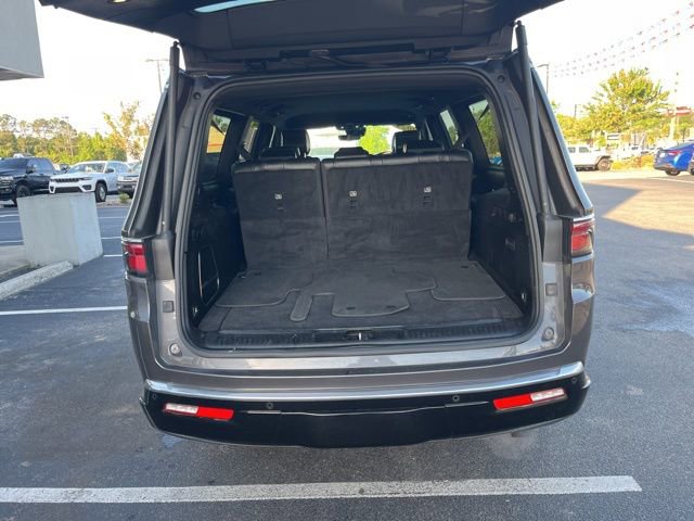 Used 2024 Jeep Wagoneer L Series II w/ Flexible Seating Group AWD/4WD image 36