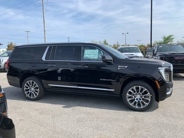 New 2026 GMC Yukon XL Denali w/ Denali Reserve Package image 3