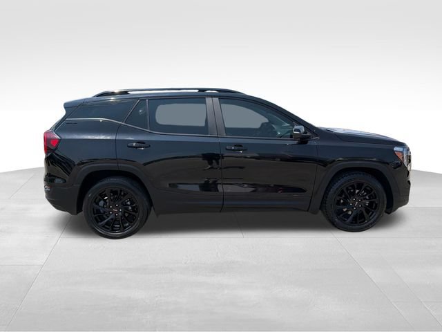 Used 2023 GMC Terrain SLE w/ Driver Convenience Package FWD image 8