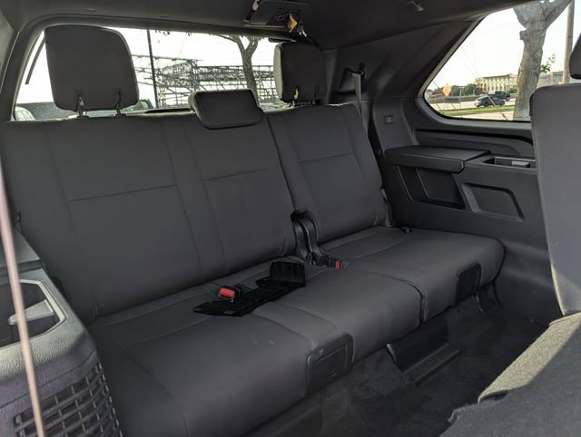 Used 2025 Toyota Sequoia SR5 AWD/4WD image 33