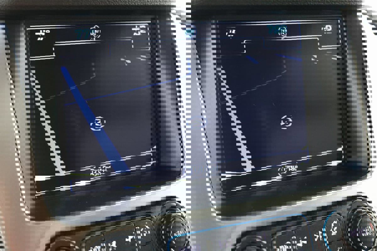 Used 2019 Chevrolet Suburban Premier image 8