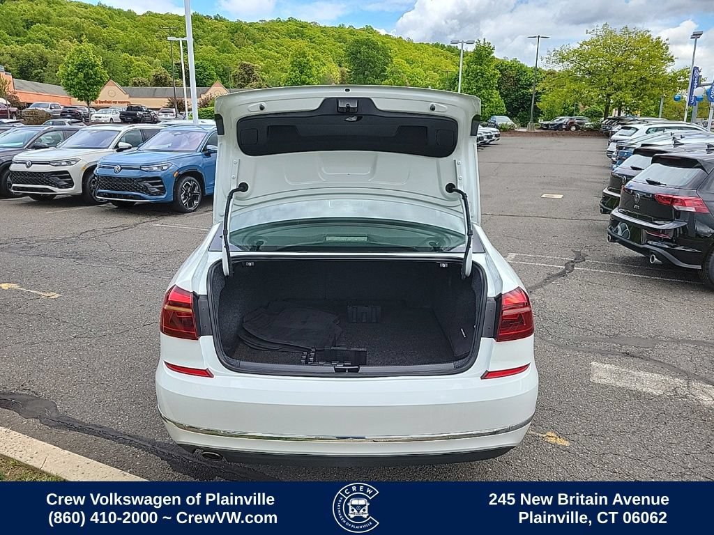 Used 2018 Volkswagen Passat 2.0T SE FWD image 54