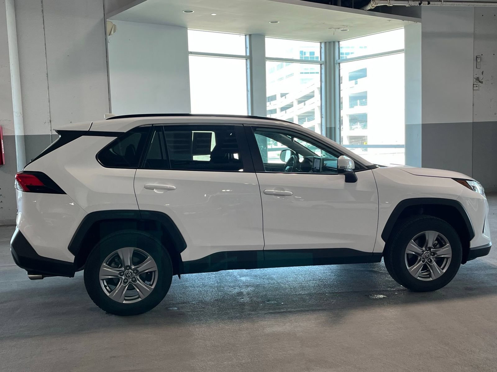 Used 2025 Toyota RAV4 XLE AWD/4WD image 12