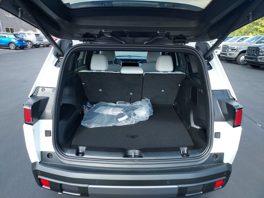 New 2026 Jeep Cherokee Overland w/ Trailer Tow Group AWD/4WD image 9