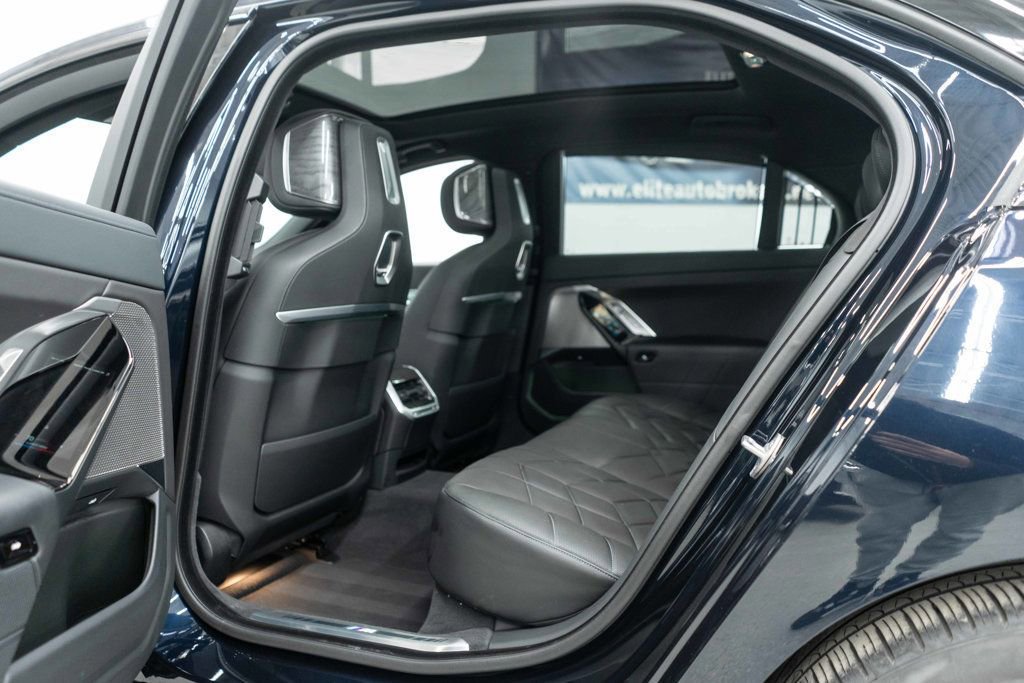 Used 2024 BMW 740i xDrive image 36
