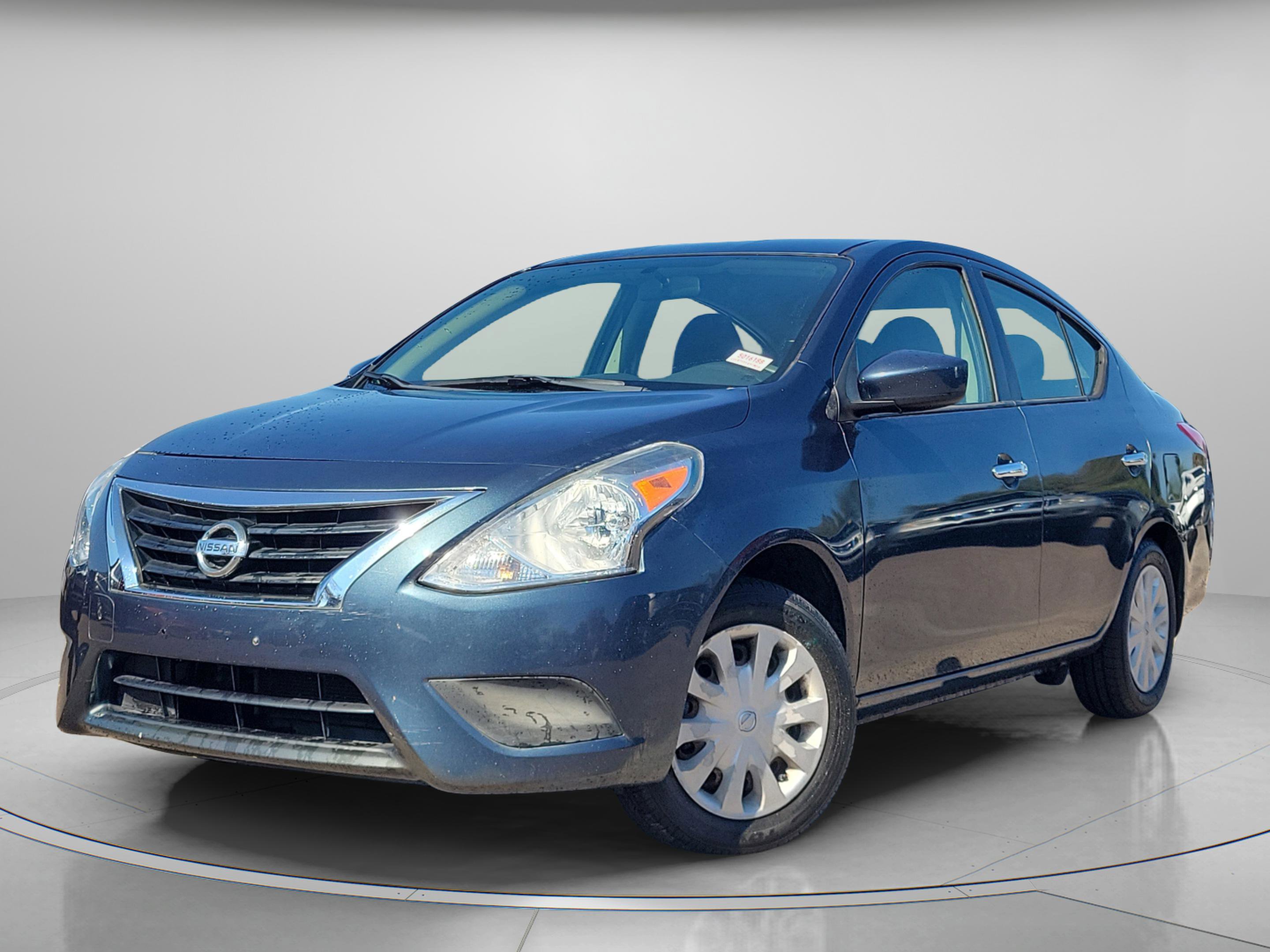 Used 2015 Nissan Versa SV video 2