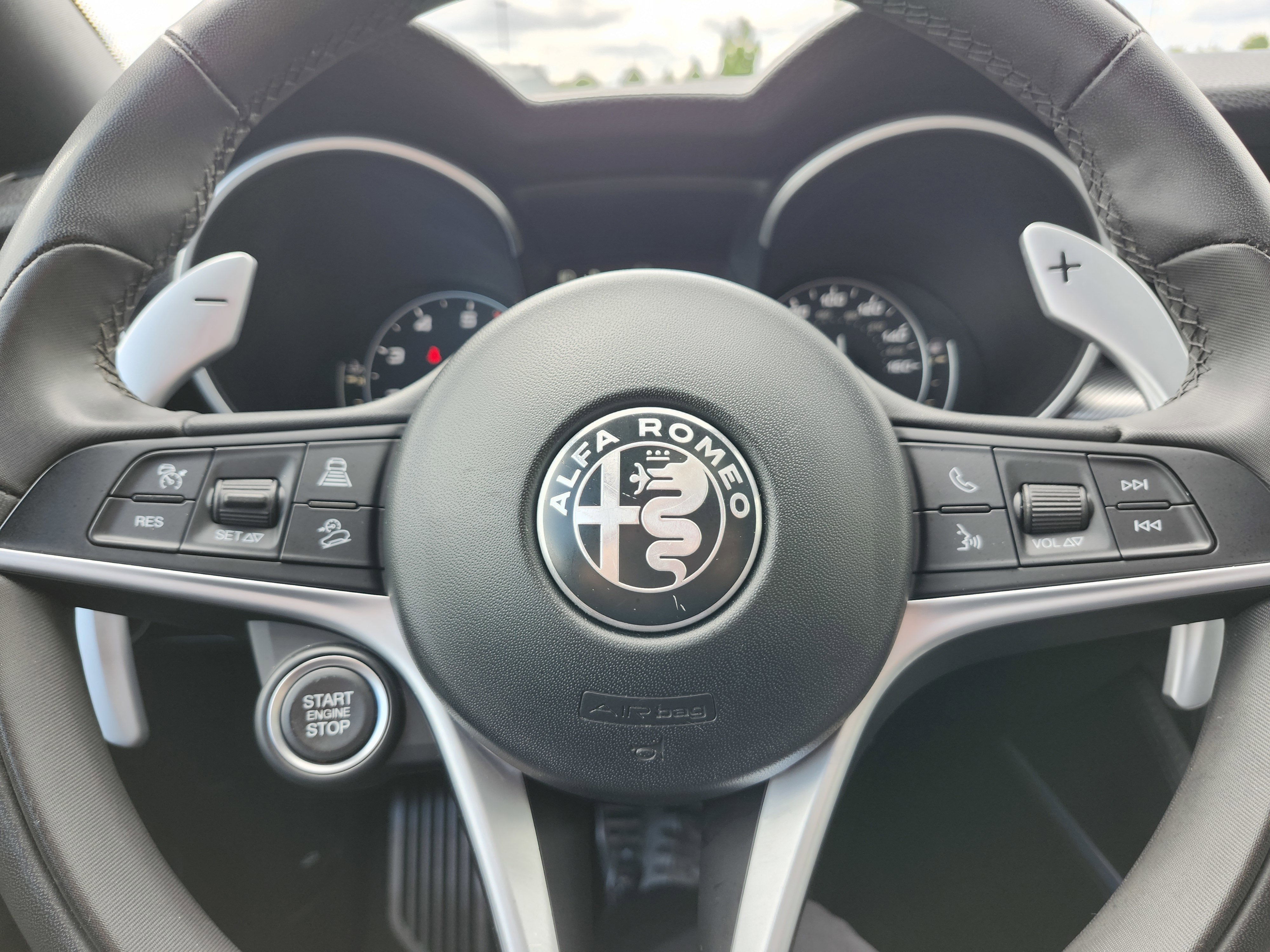 Used 2019 Alfa Romeo Stelvio Ti Sport w/ Quick Order Package 22S Sport AWD/4WD image 32