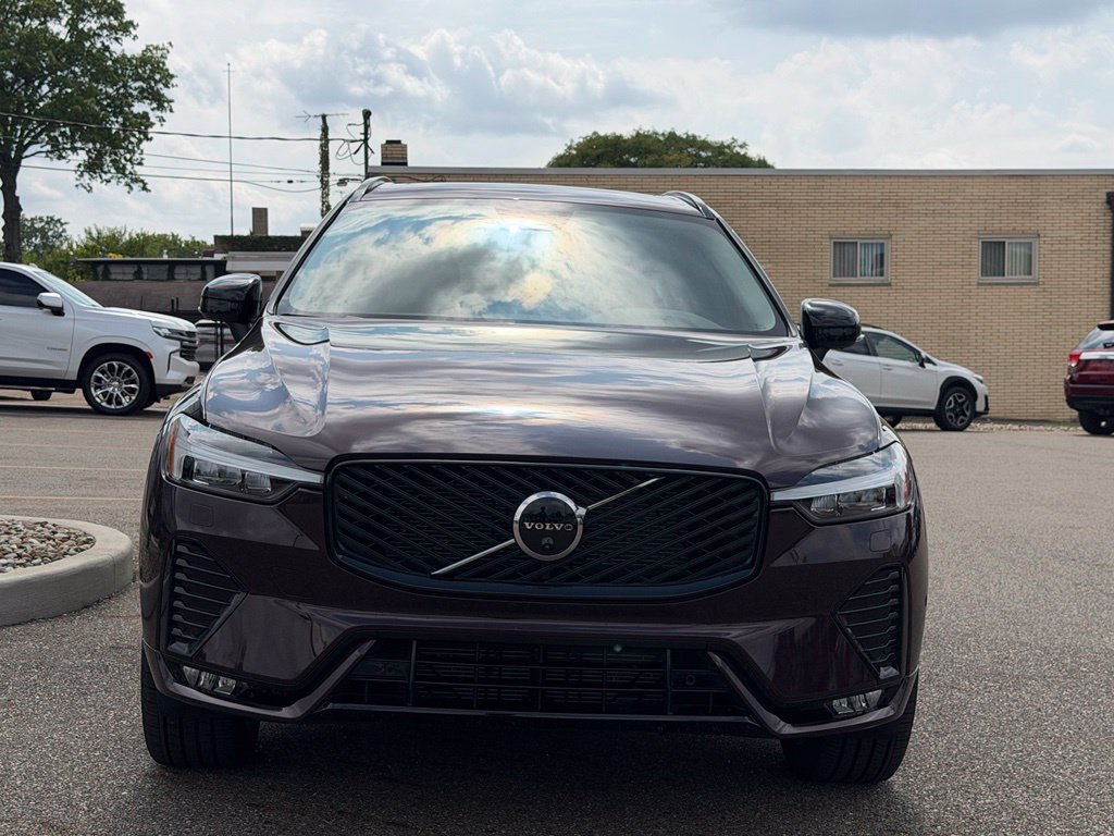New 2026 Volvo XC60 B5 Plus w/ Climate Package AWD/4WD image 8
