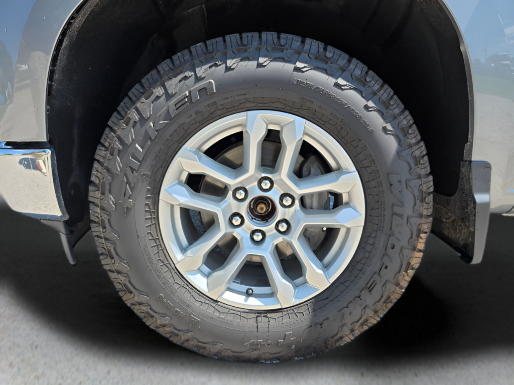 Used 2024 Chevrolet Silverado 1500 LT AWD/4WD image 11