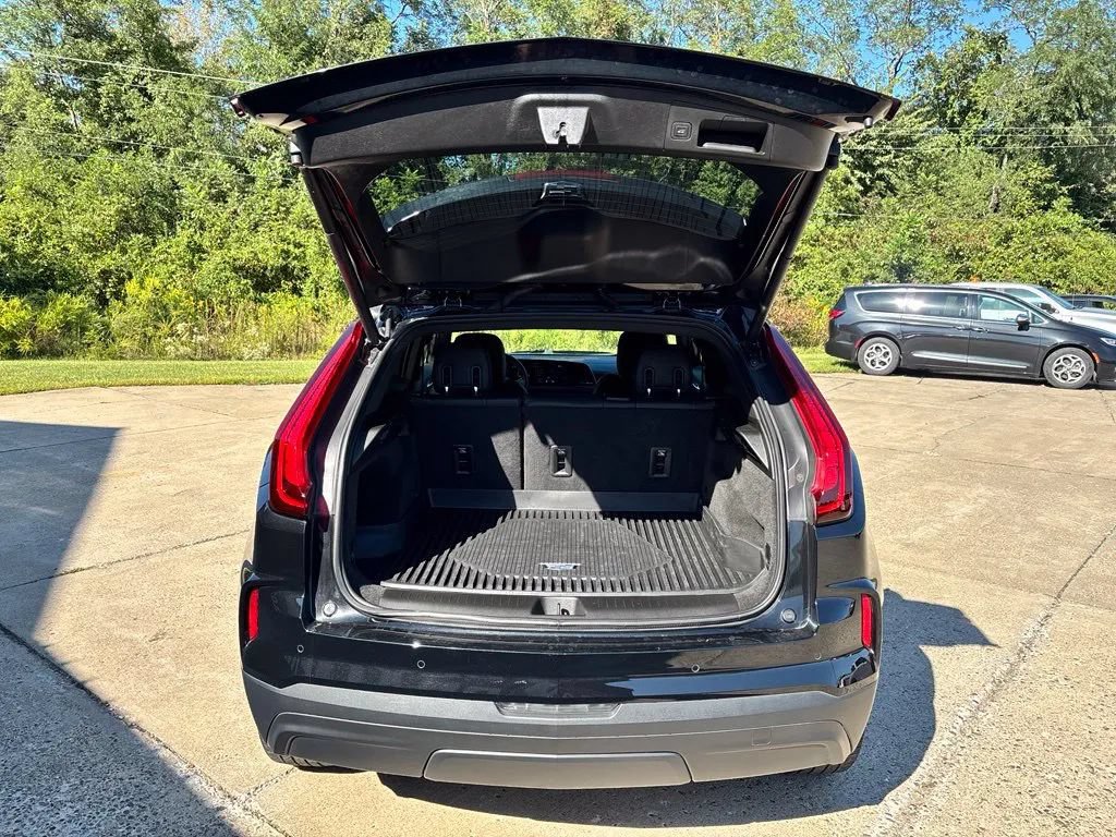 Used 2024 Cadillac XT4 Luxury w/ Cold Weather Package AWD/4WD image 36