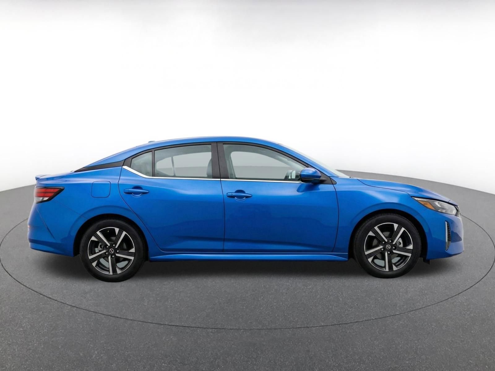 Used 2025 Nissan Sentra SV FWD image 14