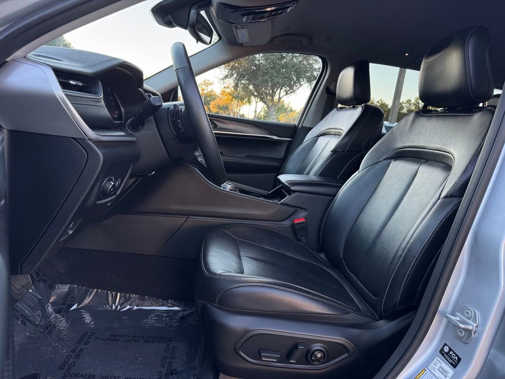 Used 2022 Jeep Grand Cherokee Limited w/ Trailer Tow Prep Group (B) image 15