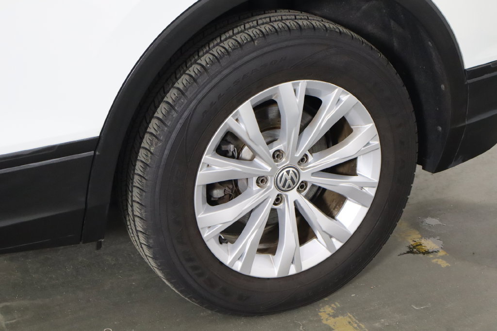 Used 2019 Volkswagen Tiguan SE AWD/4WD image 37