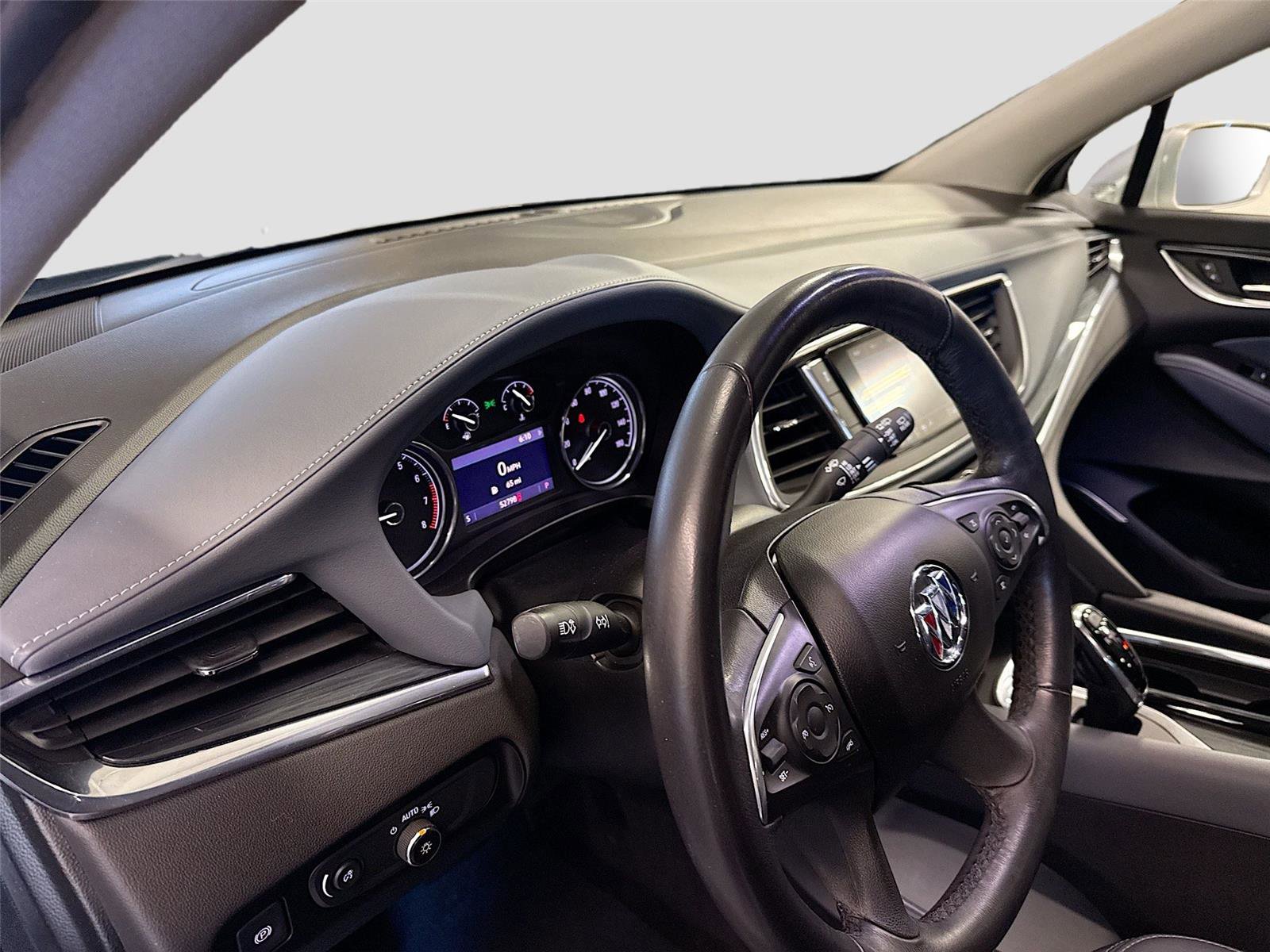 Used 2020 Buick Enclave Essence image 9