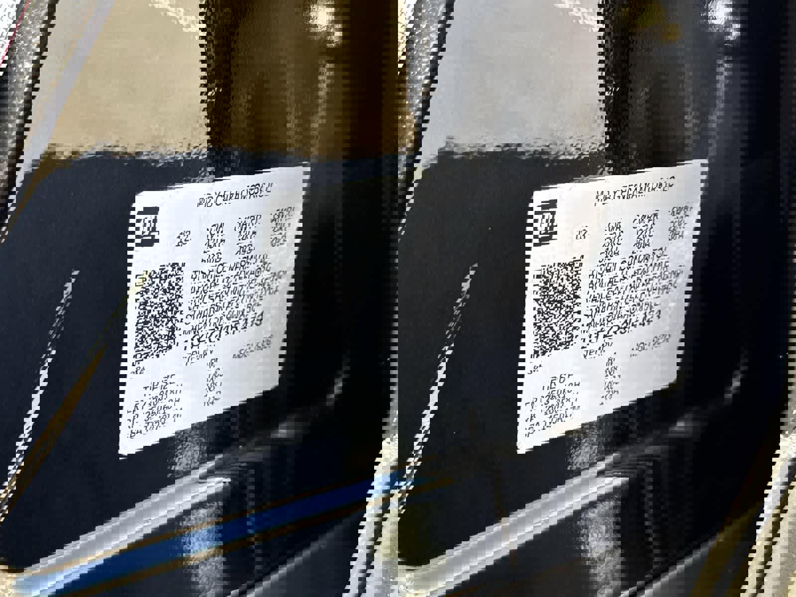 Used 2024 Cadillac XT4 Premium Luxury image 7