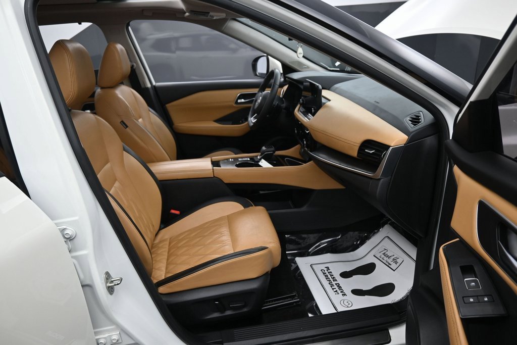 Used 2022 Nissan Rogue Platinum w/ Head-Up Display Package image 42