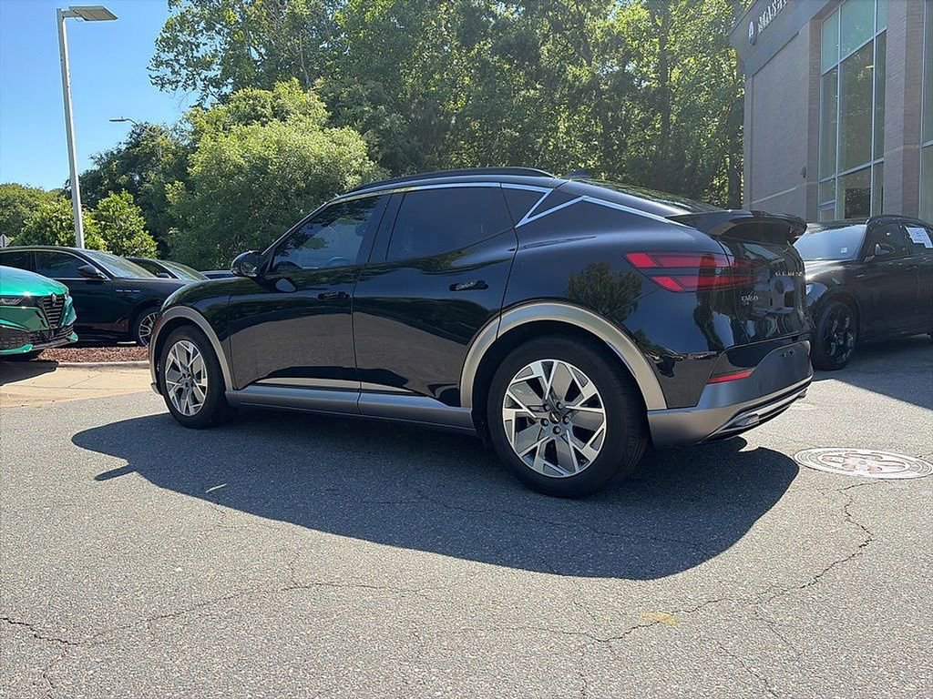 Used 2024 Genesis GV60 RWD image 4