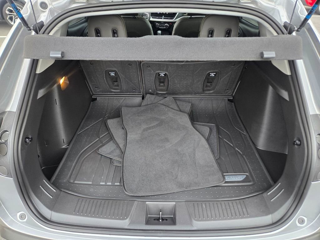 Used 2025 Chevrolet Trax ACTIV w/ Driver Confidence Package image 13