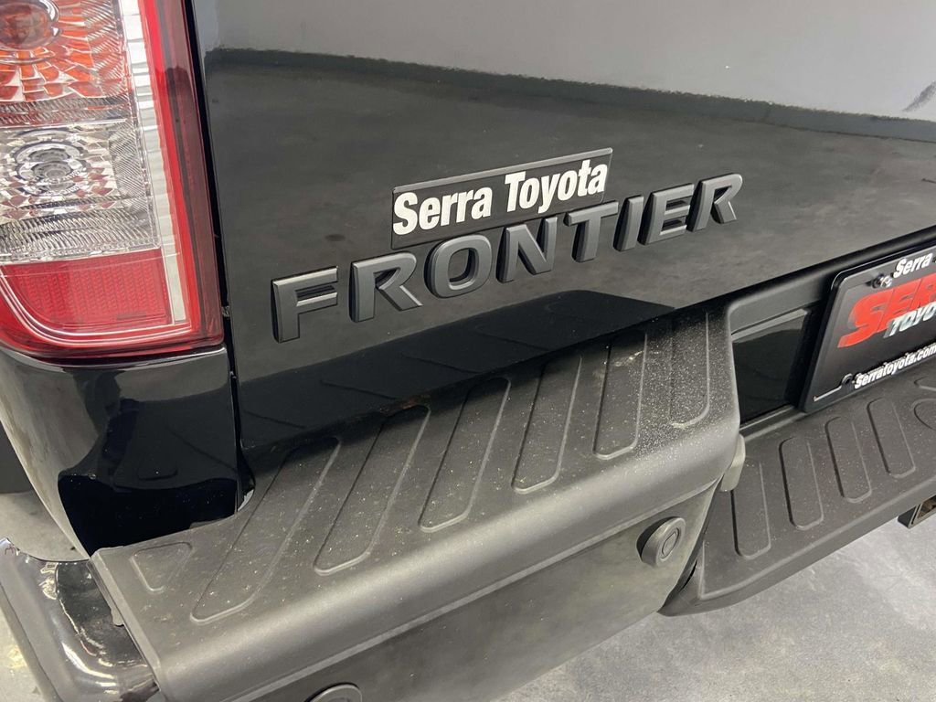 Used 2021 Nissan Frontier SV w/ Midnight Edition Floor Mats image 11