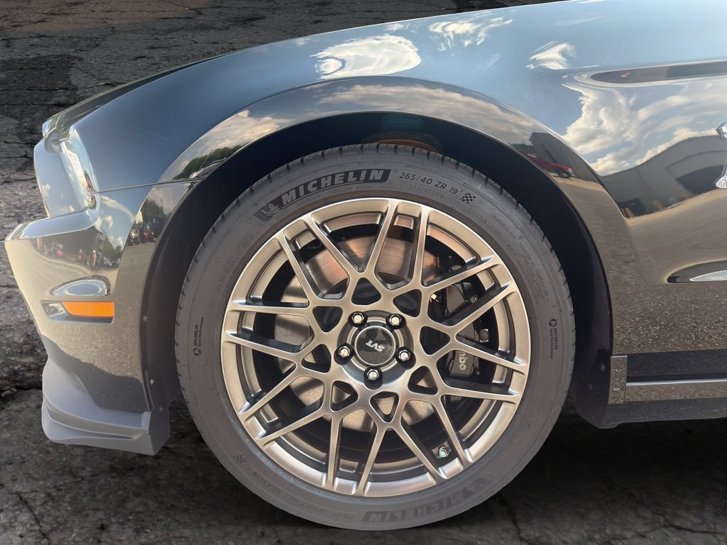 Used 2013 Ford Mustang Shelby GT500 RWD image 12