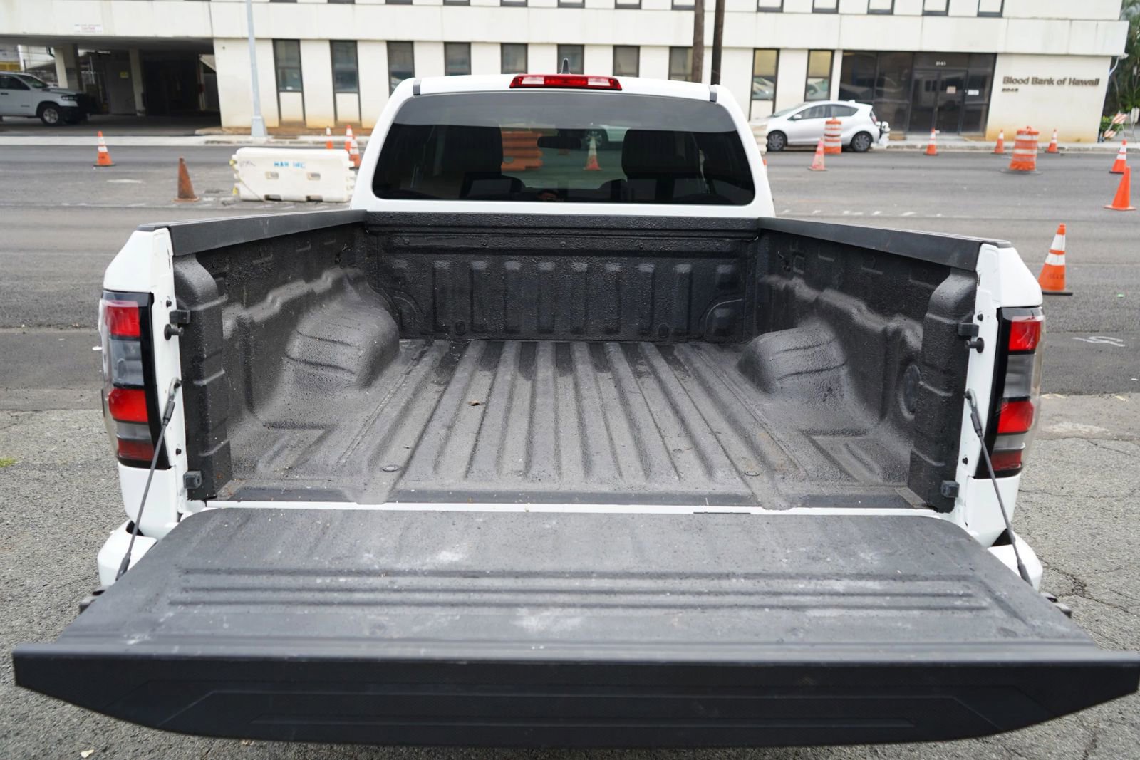 Used 2025 Nissan Frontier SV RWD image 27