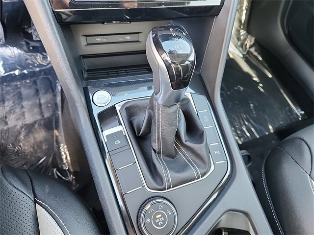 New 2025 Volkswagen Taos SEL image 13