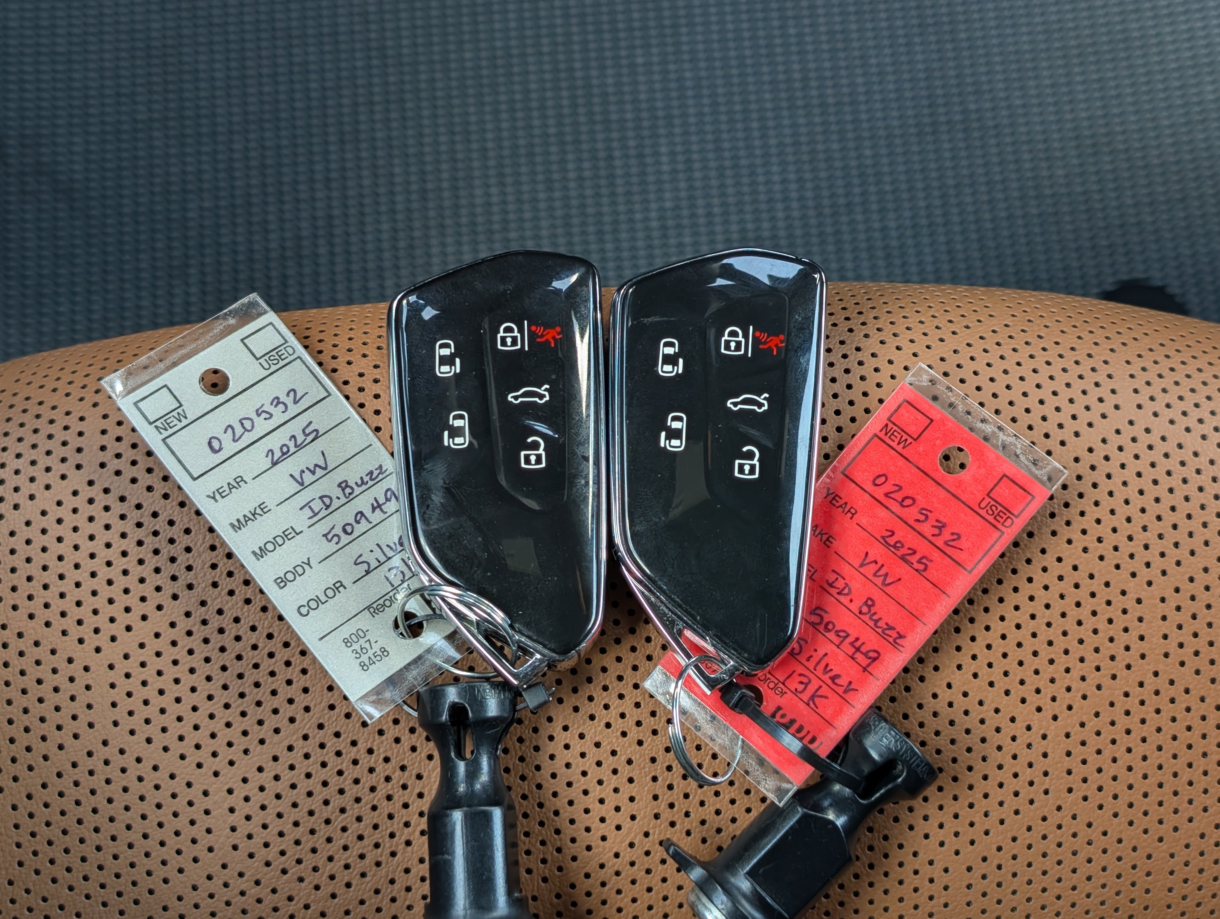 Used 2025 Volkswagen ID. Buzz Pro S Plus RWD image 41