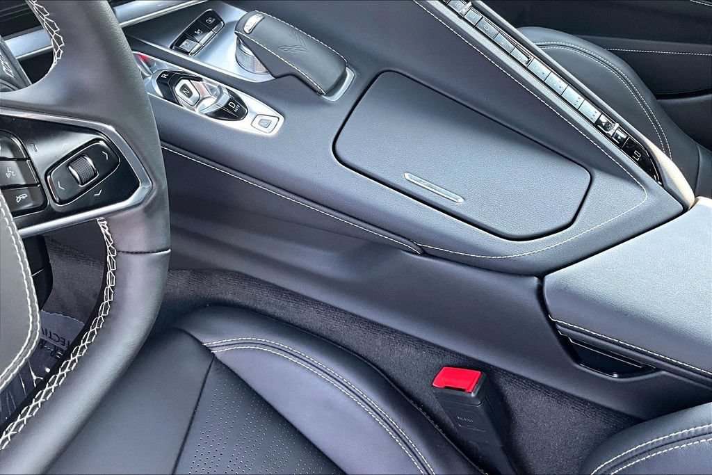 Used 2025 Chevrolet Corvette Stingray Preferred Conv w/ Z51 Performance Package RWD image 19