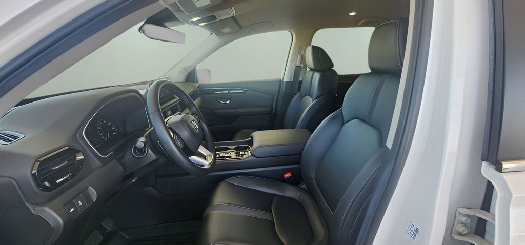 Used 2025 Honda Pilot EX-L image 19
