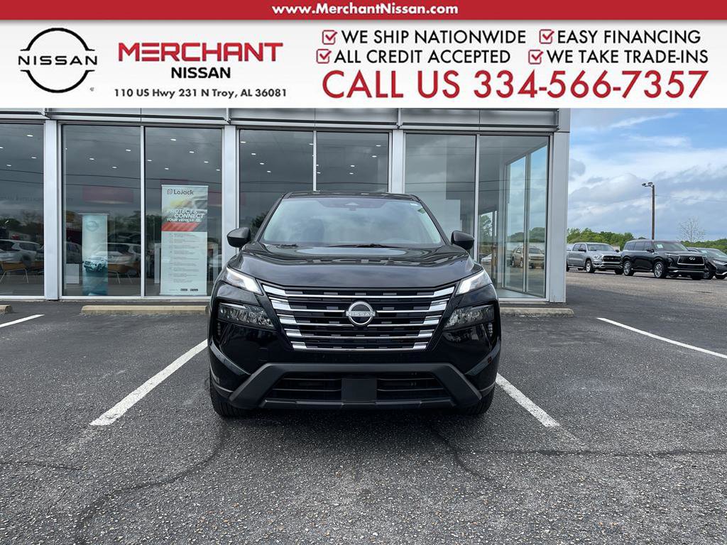 Used 2025 Nissan Rogue S image 2