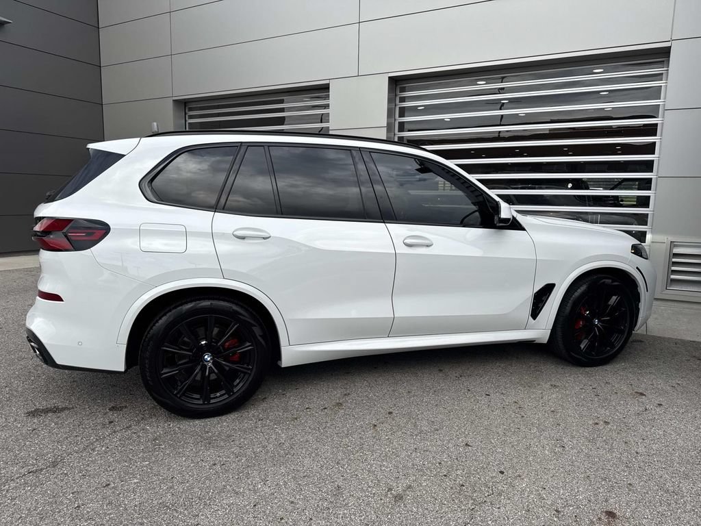 Used 2024 BMW X5 xDrive40i w/ M Sport Package AWD/4WD image 7