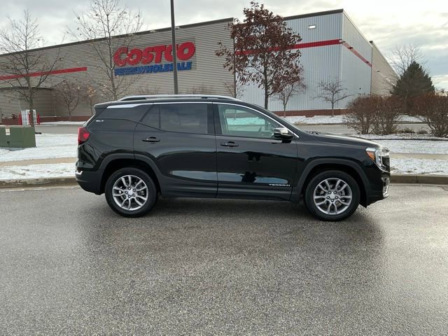 Used 2024 GMC Terrain SLT image 8