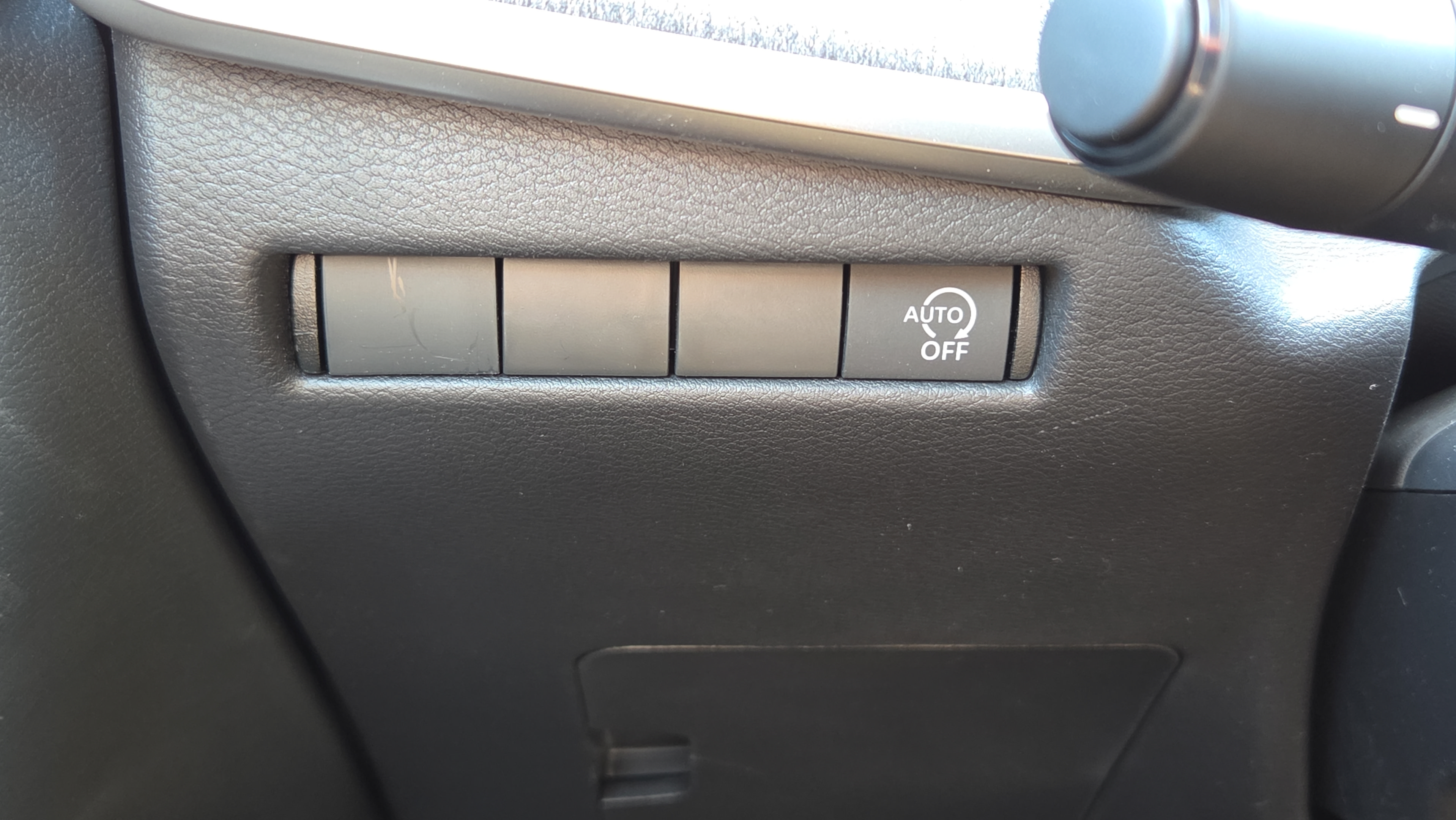 Certified 2026 Nissan Kicks SV FWD image 23