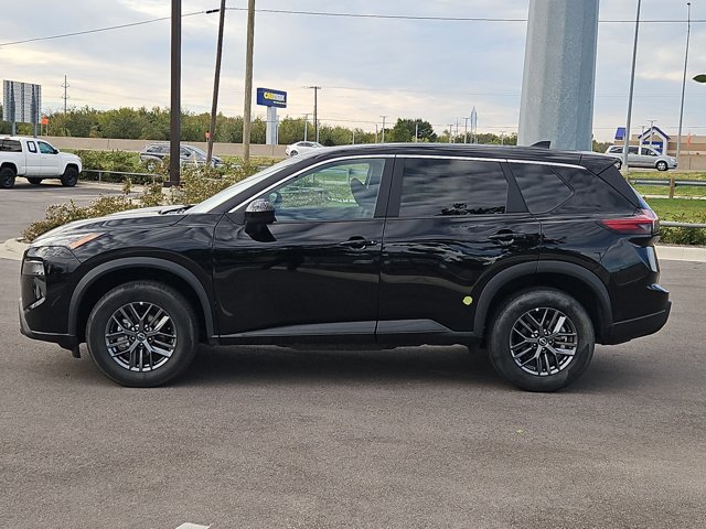 Used 2026 Nissan Rogue SV FWD image 9