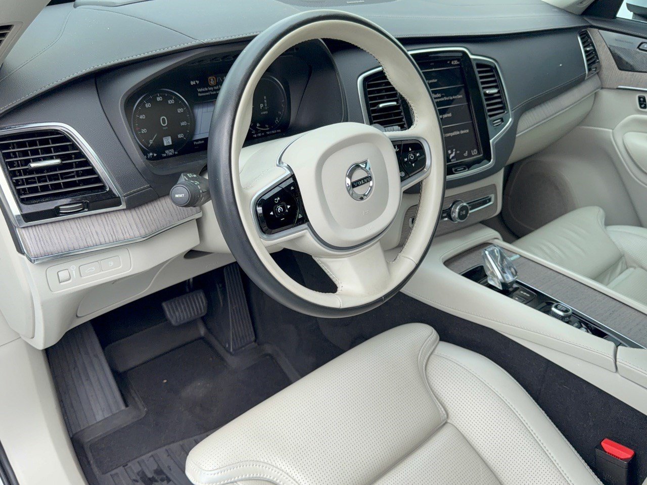 Used 2021 Volvo XC90 T8 Inscription w/ Advanced Package AWD/4WD image 4
