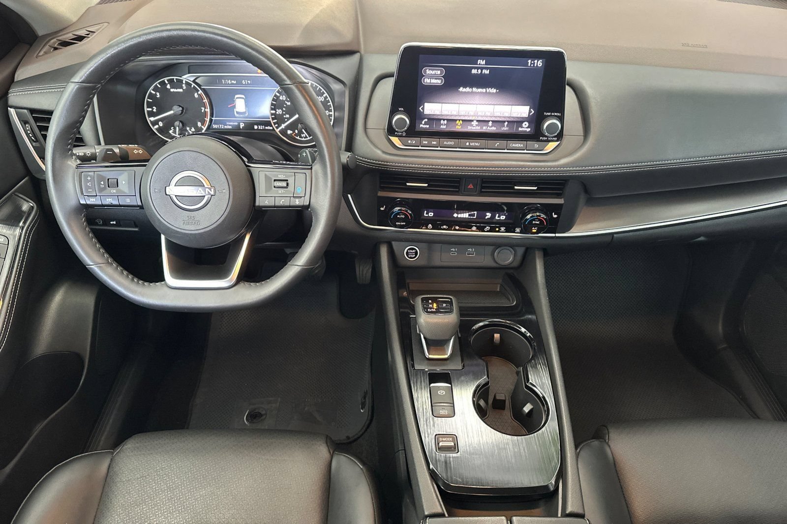 Used 2023 Nissan Rogue SV w/ SV Premium B Package FWD image 16