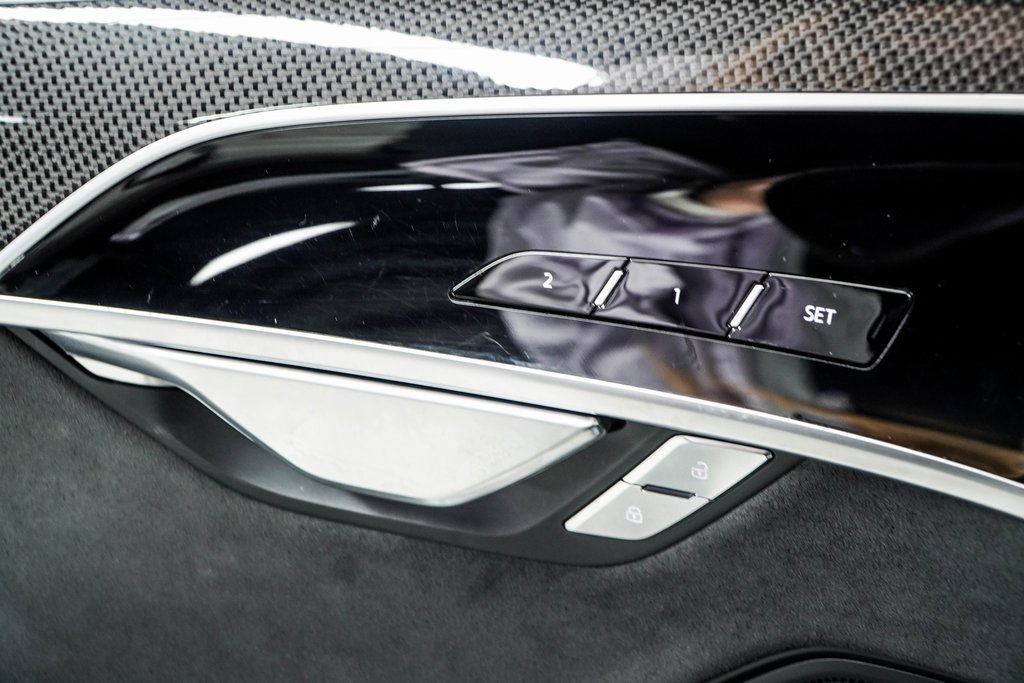 Used 2022 Audi S8 image 46