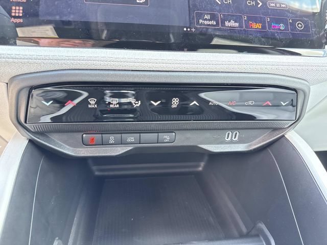 New 2026 Jeep Cherokee Laredo AWD/4WD image 25
